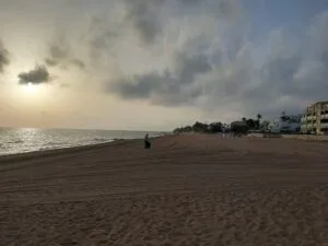 Playa de Les Marines arena limpia Playa de Les Marines arena limpia