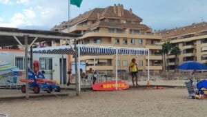 playa punta del Raset en Denia cruz roja