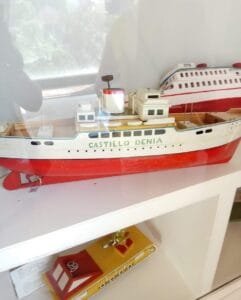 Museo del juguete de Denia barco de juguete