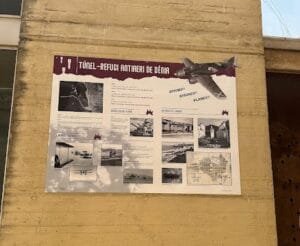 Tunel del castillo de Denia cartel informativo