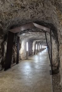Tunel del castillo de Denia interior