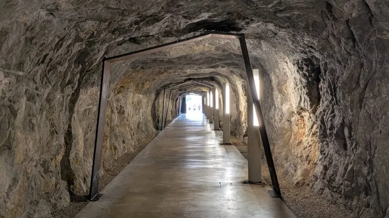 Tunel del castillo de Denia interior
