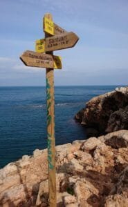 La Cova Tallada Denia Alicante cartel con diferentes rutas